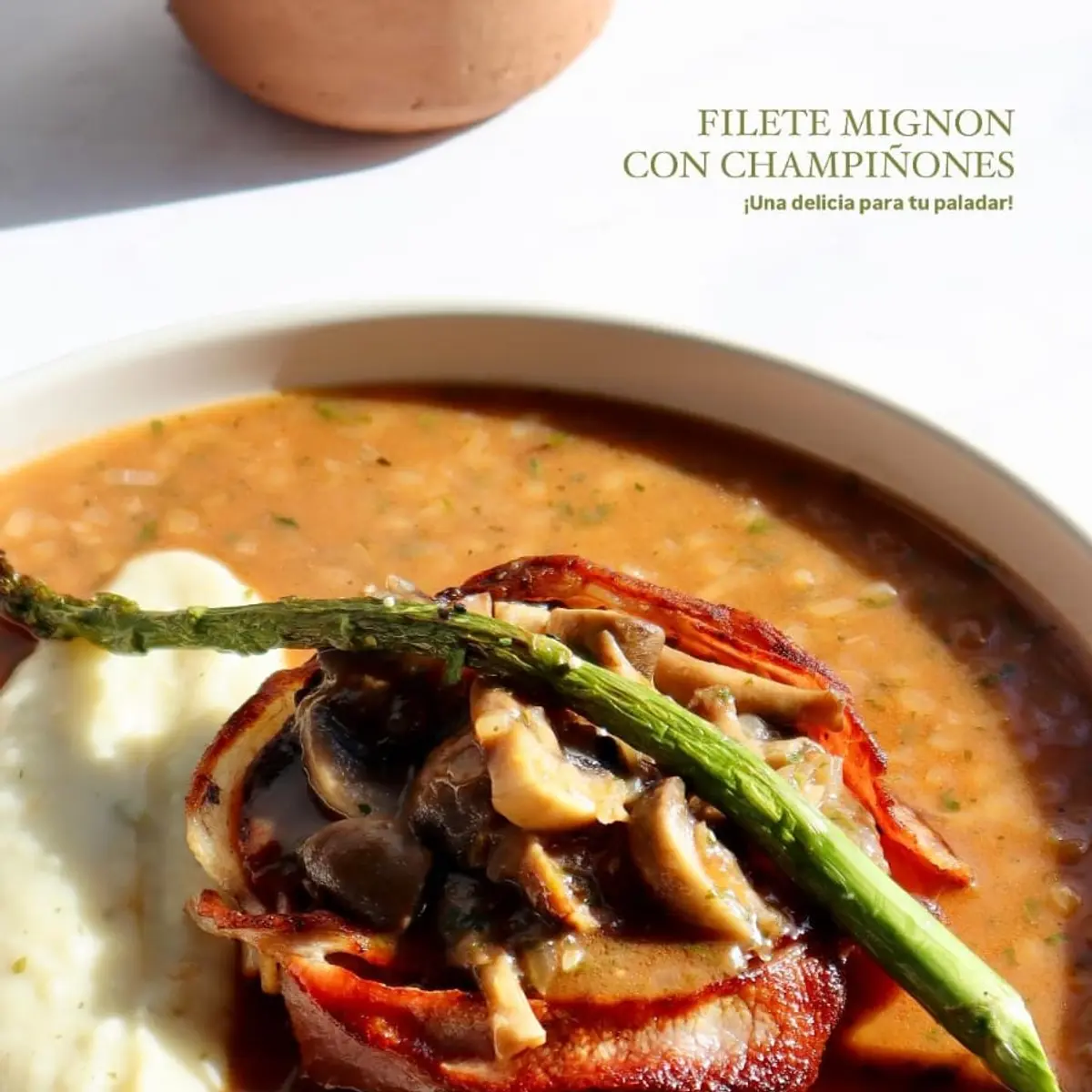 Filete mignon con champiñones